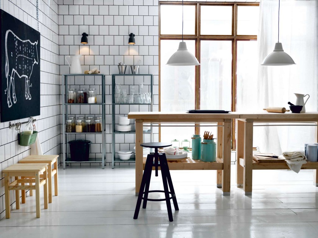 Aplikasi Cat Kayu Untuk Finishing Freestanding Kitchen Furniture