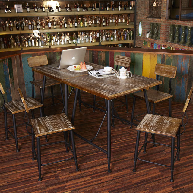 Desain Interior Cafe dengan Furniture Retro Vintage Yang Kekinian