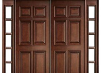 pintu kayu dengan plitur